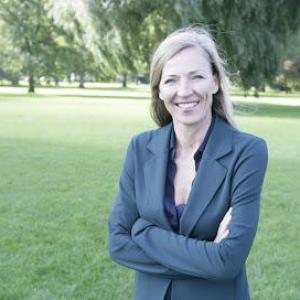 Feminine Embodiment Coaching | Julie Breiert